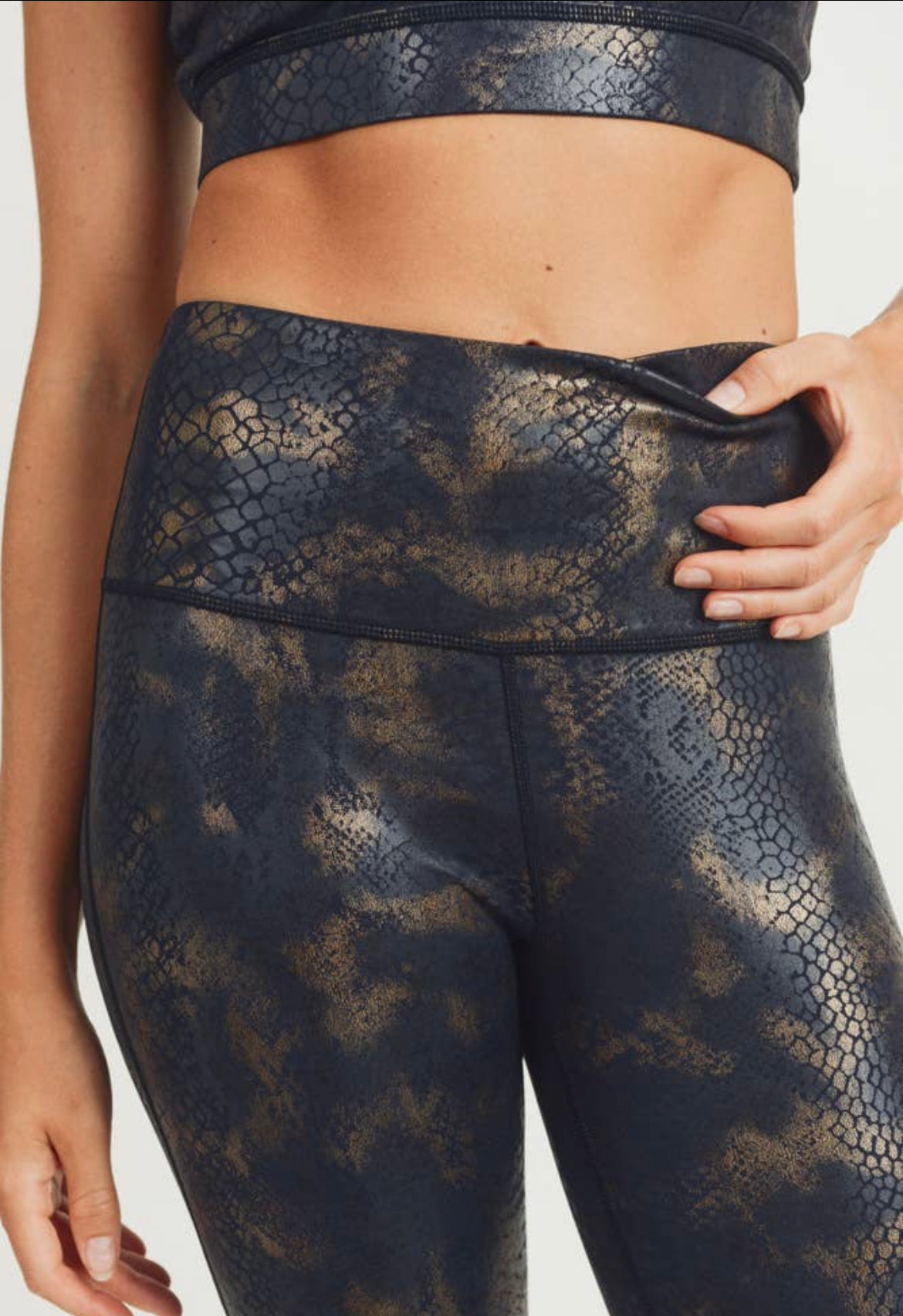 Black Gold Snake Foil Print High-waisted Leggings